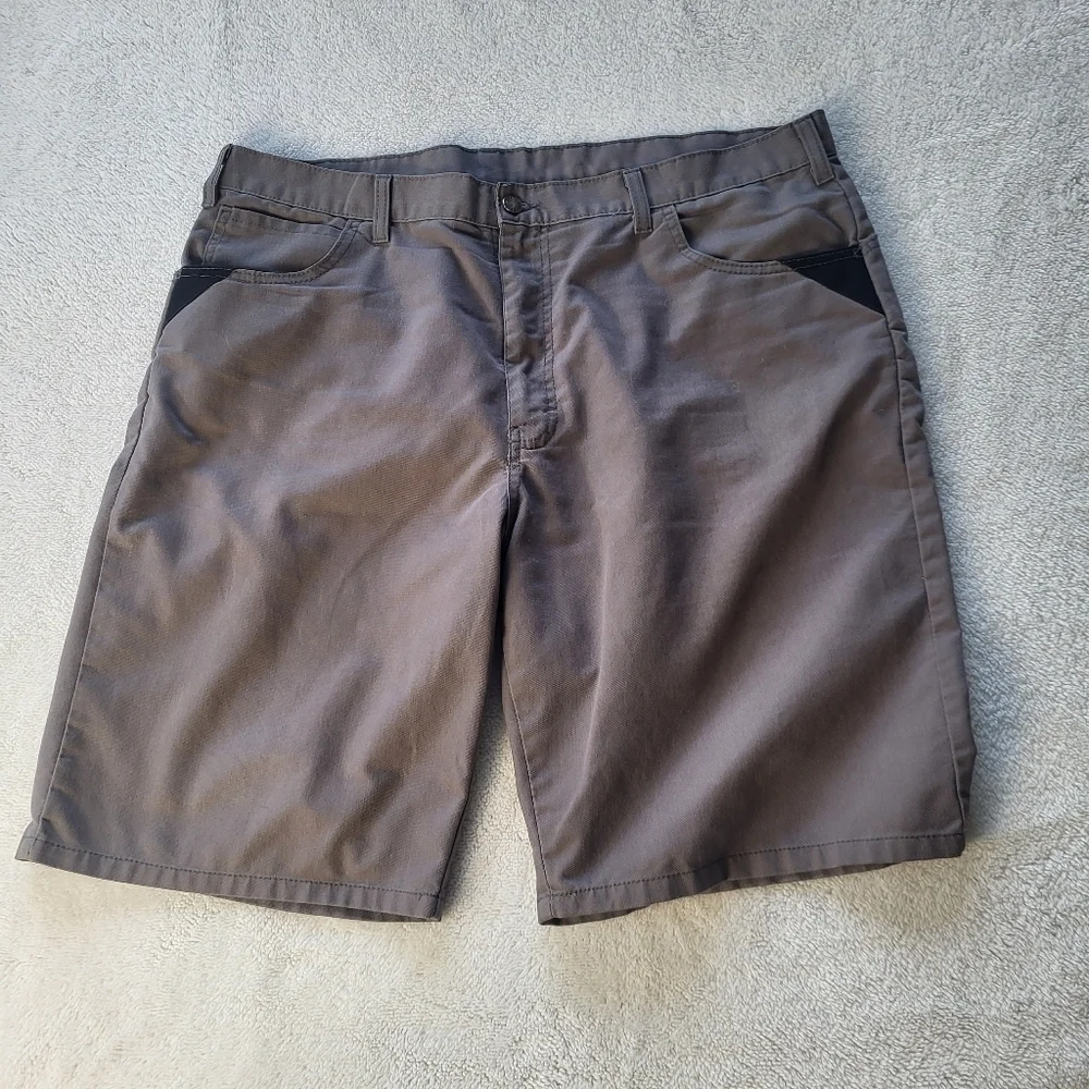 Dickies Men's XL Gray Shorts with Black Tip Pockets